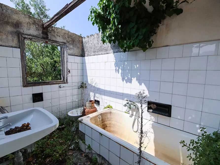 Immagine 11 di Casa semindipendente in vendita  in VIA CAV. FELICE COGORNO 90-84 a Avegno