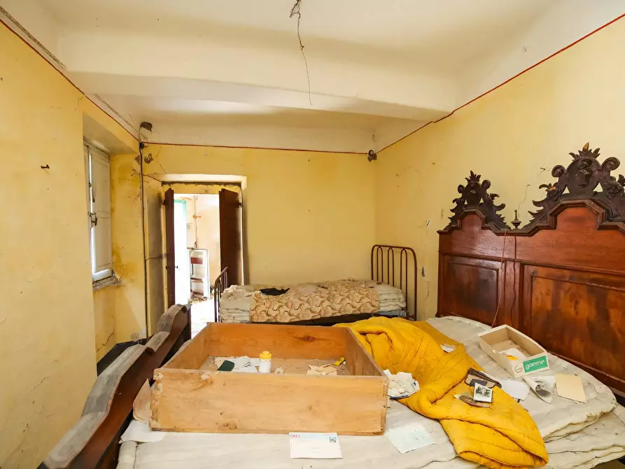 Immagine 13 di Casa semindipendente in vendita  in VIA CAV. FELICE COGORNO 90-84 a Avegno