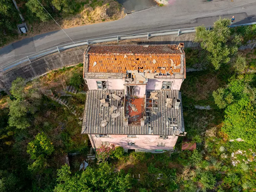 Immagine 25 di Villa in vendita  in VIA CAV. FELICE COGORNO 295 a Avegno