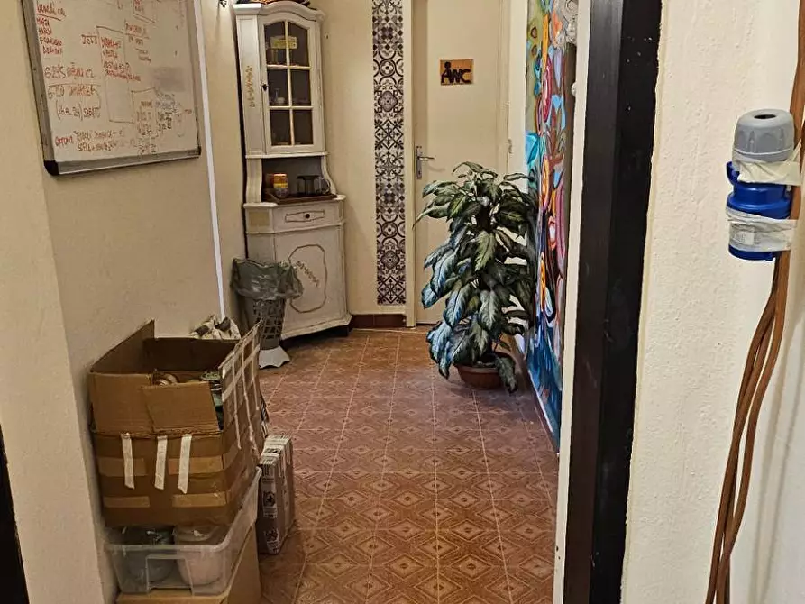 Immagine 11 di Locale commerciale in affitto  in VIA  TRIESTE 49 a Chiavari