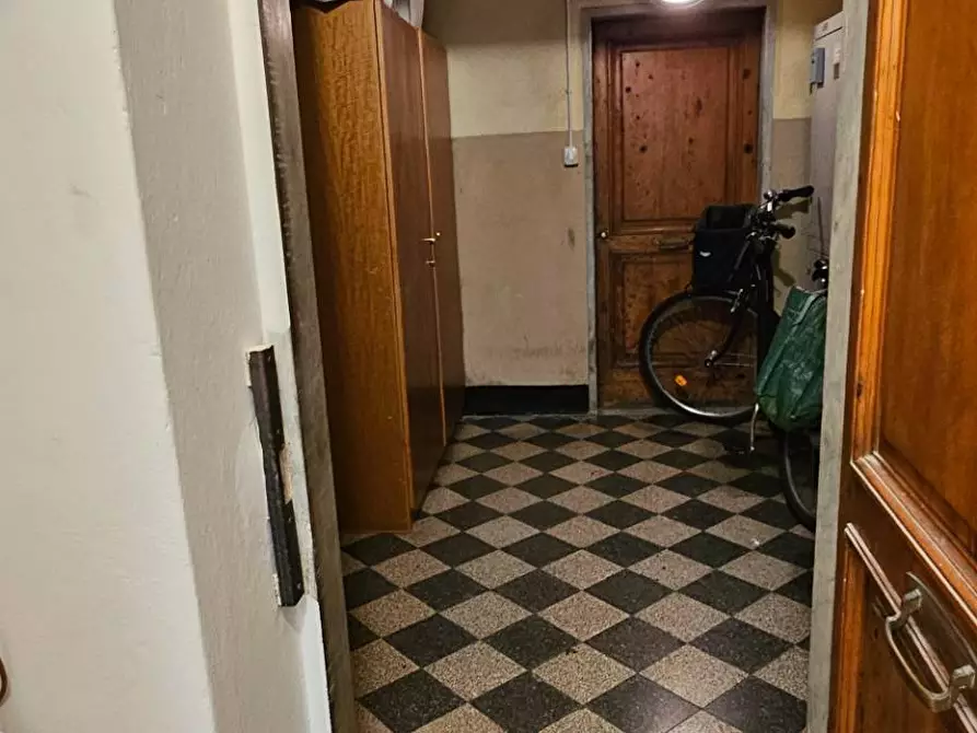 Immagine 15 di Locale commerciale in affitto  in VIA  TRIESTE 49 a Chiavari