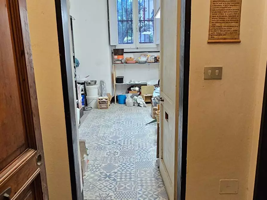 Immagine 17 di Locale commerciale in affitto  in VIA  TRIESTE 49 a Chiavari