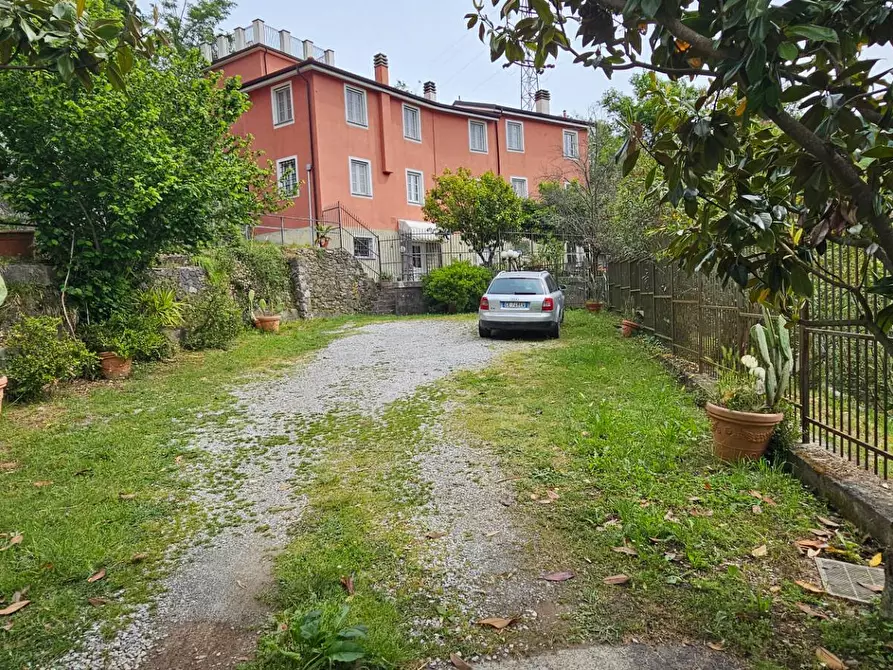 Immagine 1 di Casa semindipendente in vendita  a Mezzanego
