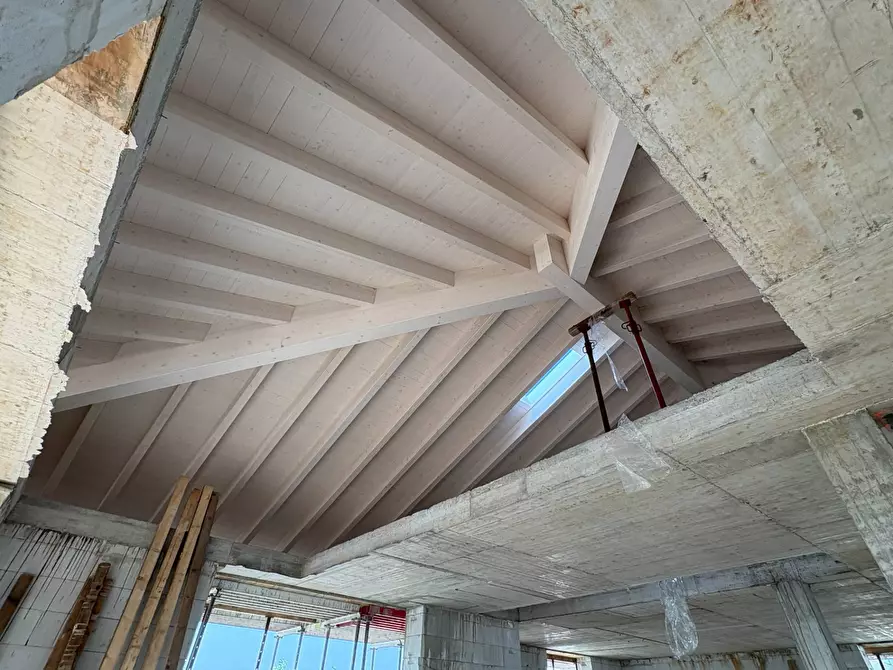 Immagine 4 di Villa in vendita  in VIA STRADIVARI a Lainate