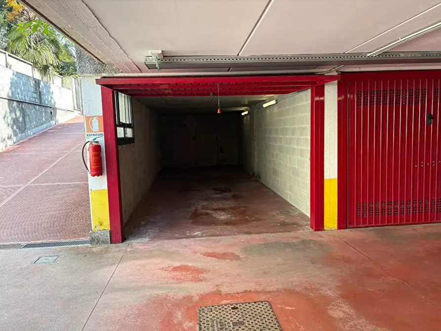 Immagine 1 di Box auto in vendita  in VIA MONTEGRAPPA 24 a Rho