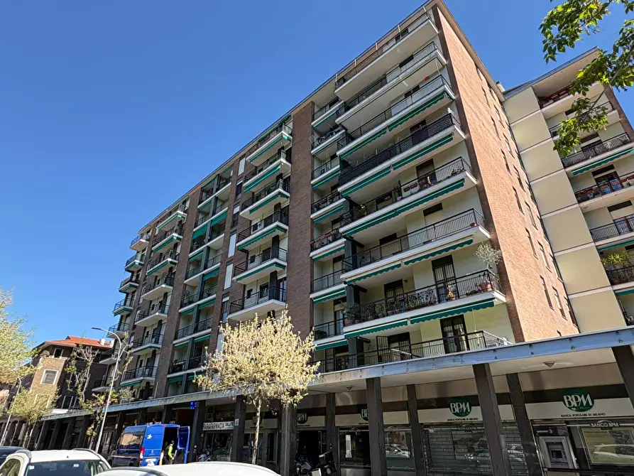 Immagine 1 di Agriturismo in vendita  in VIA MEDA 11 a Rho