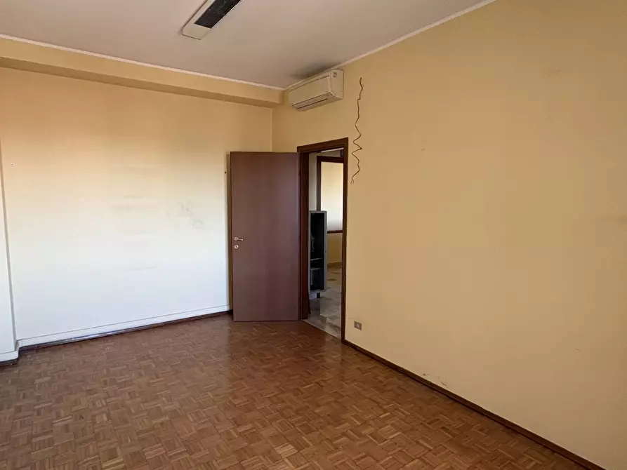 Immagine 19 di Agriturismo in vendita  in VIA MEDA 11 a Rho