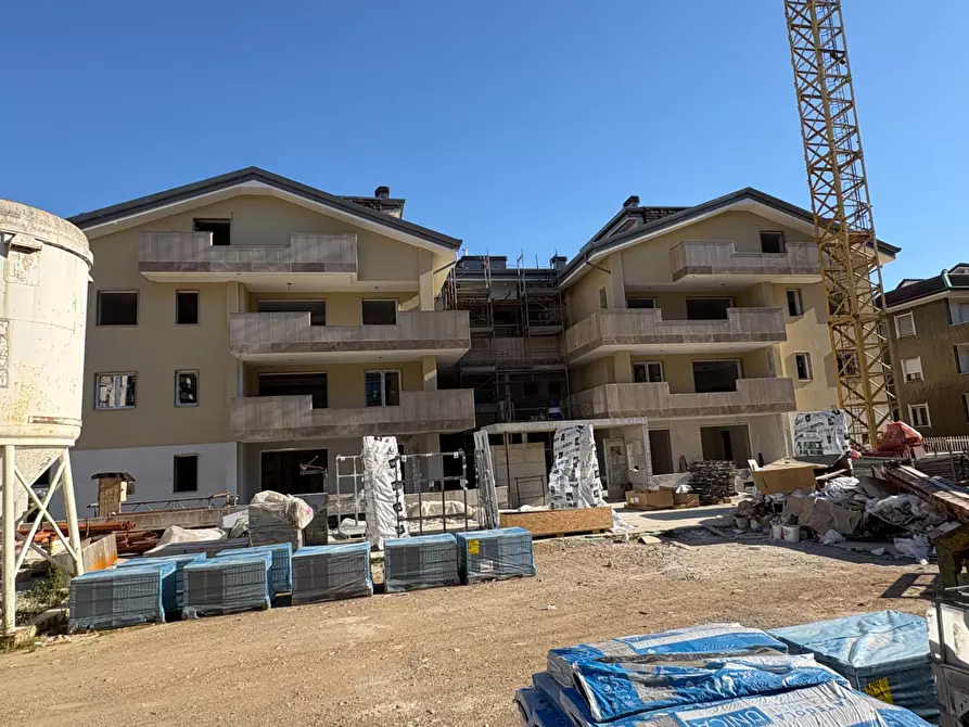 Immagine 3 di Appartamento in vendita  in via San Carlo 139 a Rho