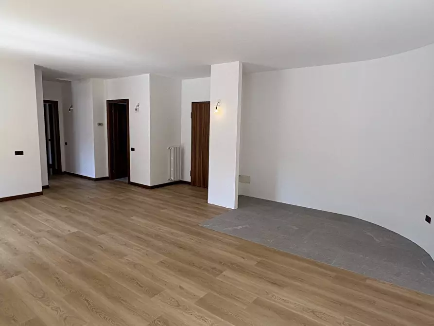 Immagine 13 di Appartamento in vendita  in VIA CADORNA 27 a Rho