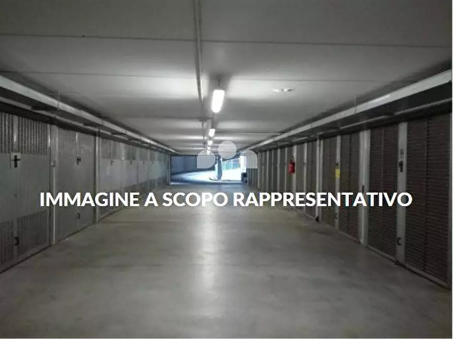 Immagine 11 di Box auto in affitto  in Andrea Doria 2 a Nova Milanese