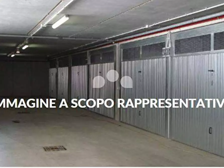 Immagine 13 di Box auto in affitto  in Andrea Doria 2 a Nova Milanese