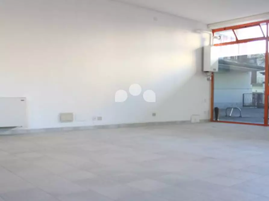 Immagine 3 di Negozio in affitto  in Via Civerchi 39 a Crema