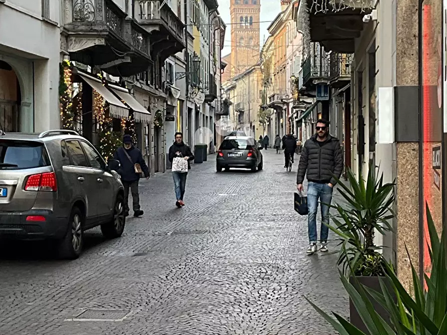 Immagine 10 di Negozio in vendita  in Via Mazzini 30 a Azzanello