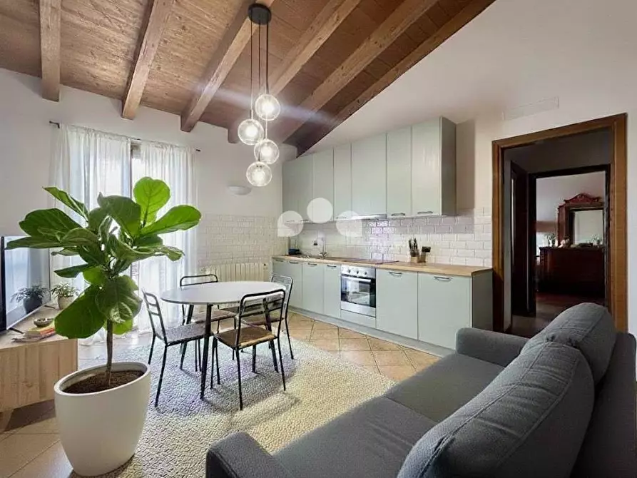 Immagine 3 di Appartamento in vendita  in via Roma 6 a Azzanello