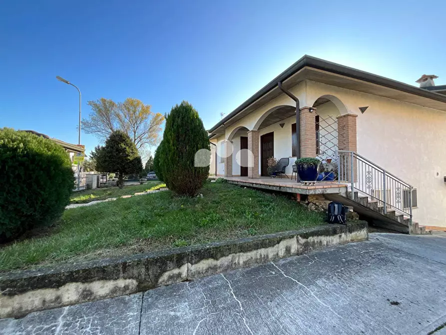 Immagine 1 di Villa in affitto  in via Aldo Moro a Acquanegra Cremonese