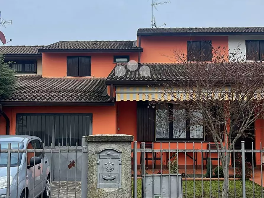 Immagine 4 di Villetta a schiera in vendita  in via Giudice Alessandrini 17 a Azzanello