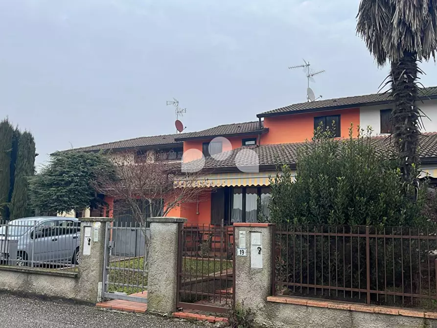 Immagine 3 di Villetta a schiera in vendita  in via Giudice Alessandrini 17 a Azzanello