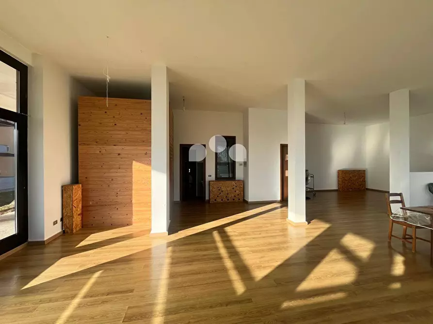 Immagine 10 di Negozio in affitto  in via Marchesani 25 a Acquanegra Cremonese