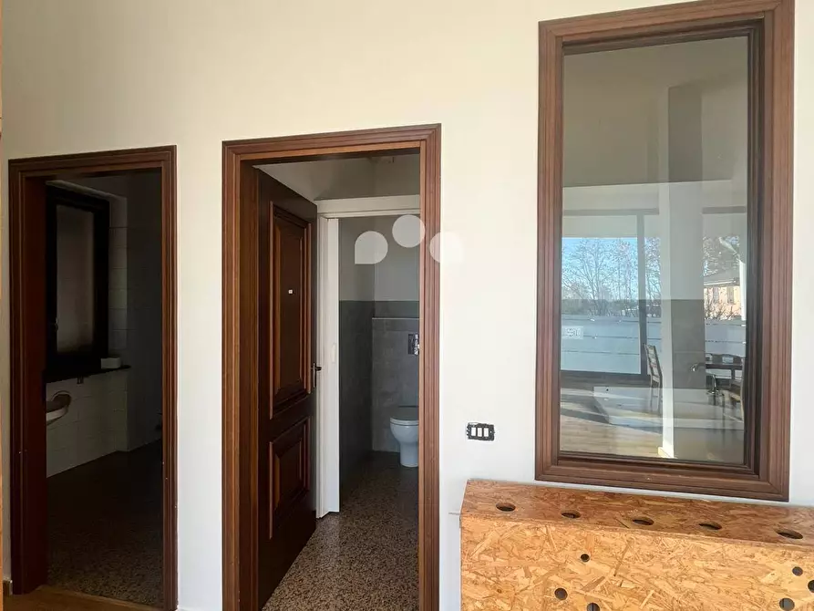 Immagine 17 di Negozio in affitto  in via Marchesani 25 a Acquanegra Cremonese