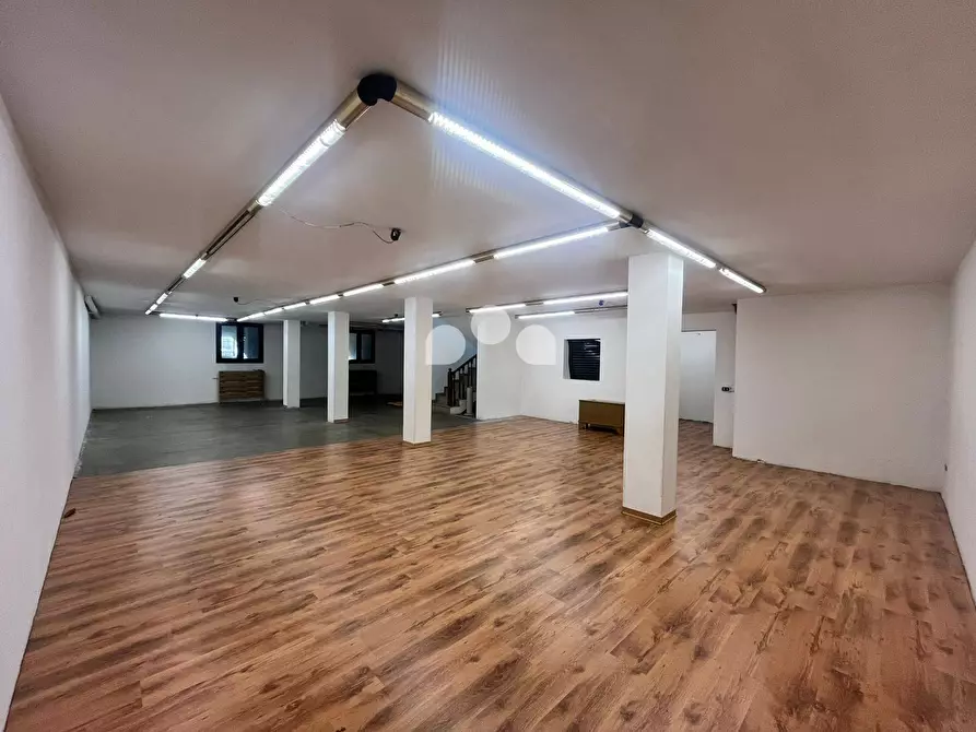 Immagine 25 di Negozio in affitto  in via Marchesani 25 a Acquanegra Cremonese