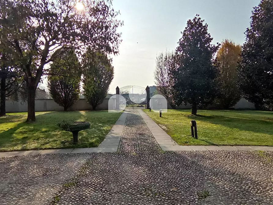 Immagine 1 di Villa in vendita  in VIA BAGNOLO 1 a Tavazzano Con Villavesco