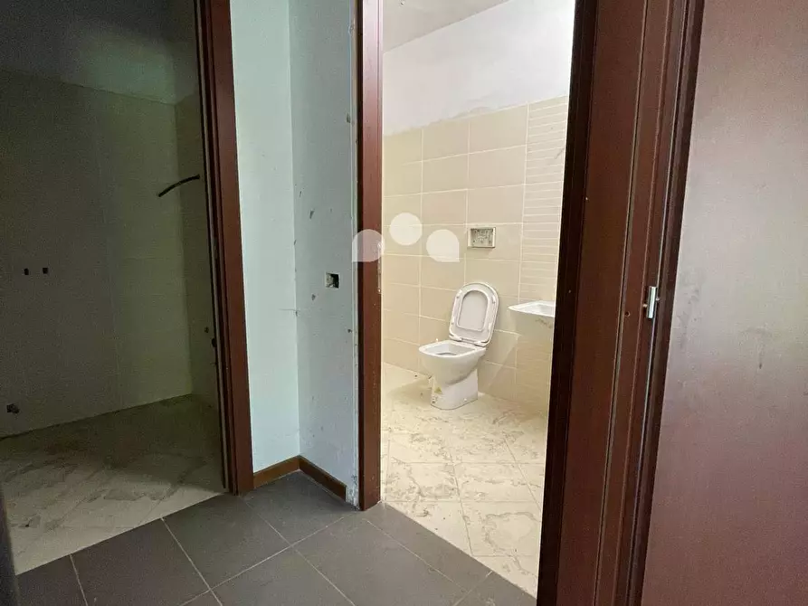 Immagine 12 di Attività commerciale in vendita  in Via Papa Giovanni Paolo II 2 a San Giuliano Milanese