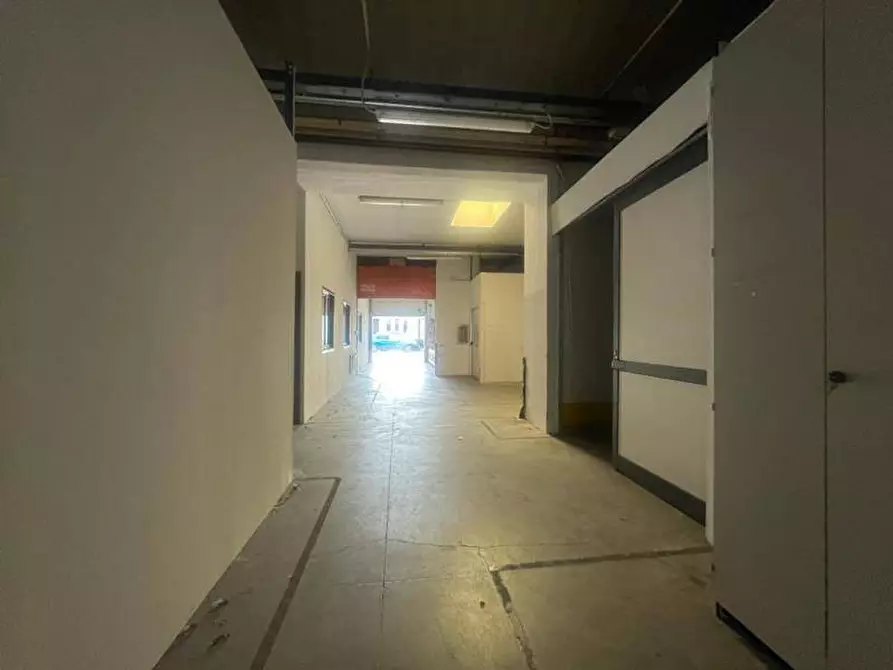 Immagine 7 di Capannone industriale in affitto  in Corso Sempione 111 a Gallarate