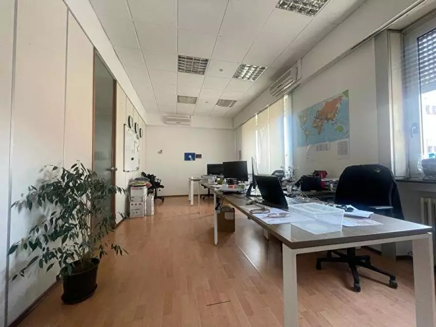 Immagine 10 di Capannone industriale in affitto  in Corso Sempione 111 a Gallarate