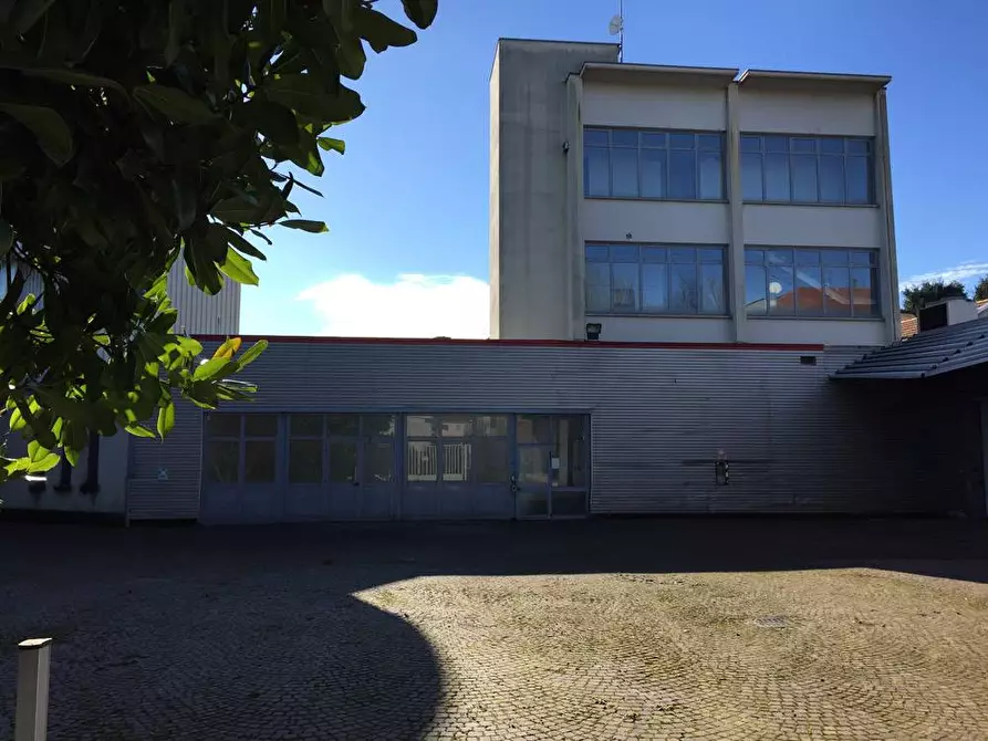 Immagine 4 di Capannone industriale in affitto  in Corso Sempione 111 a Gallarate