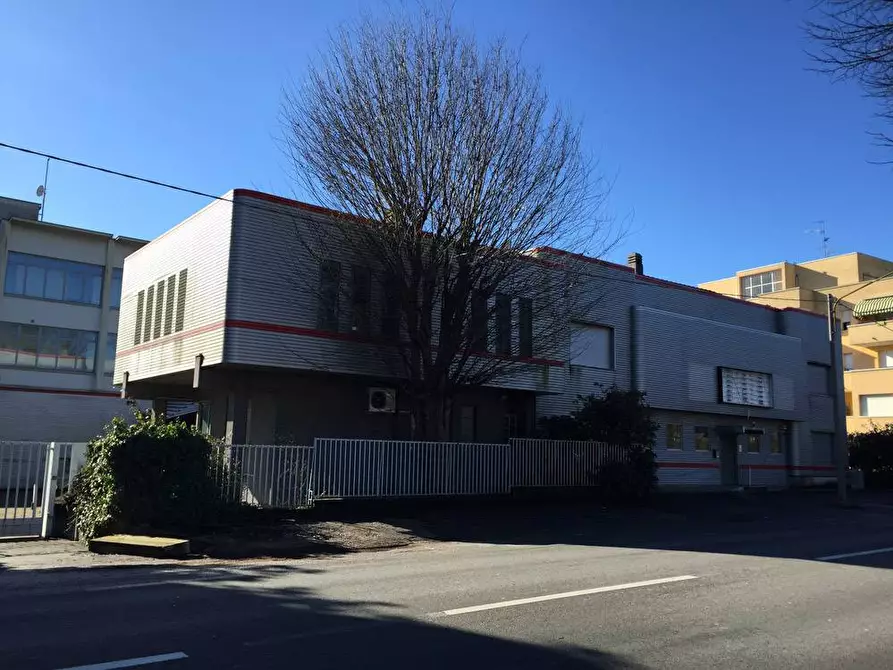 Immagine 1 di Capannone industriale in affitto  in Corso Sempione 111 a Gallarate