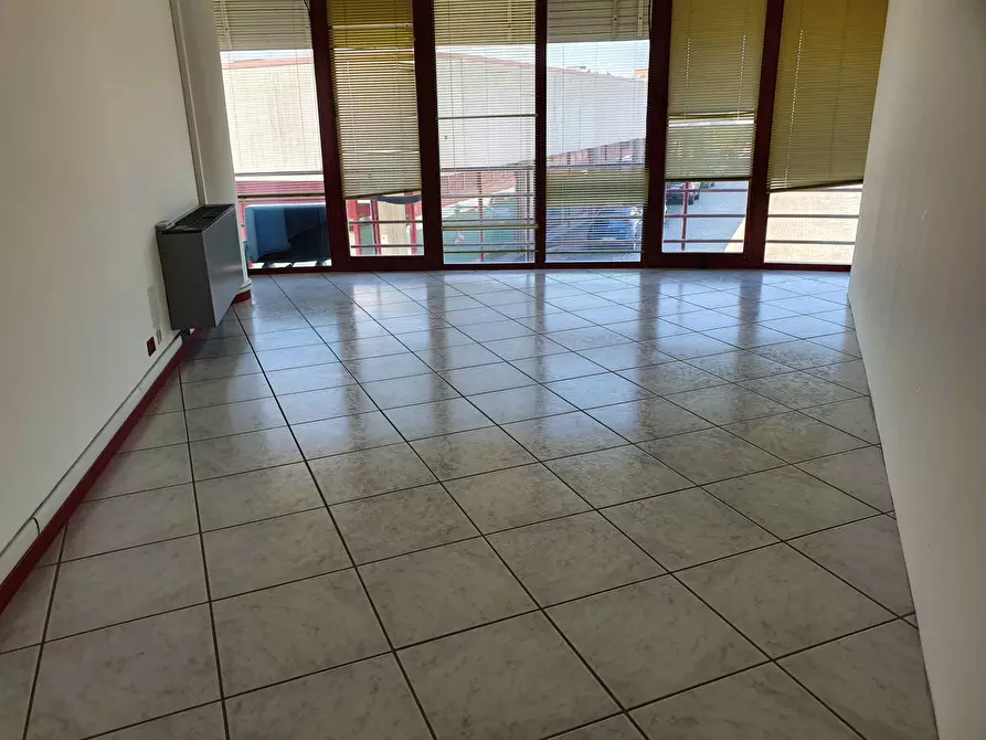 Immagine 3 di Ufficio in affitto  a Sassuolo