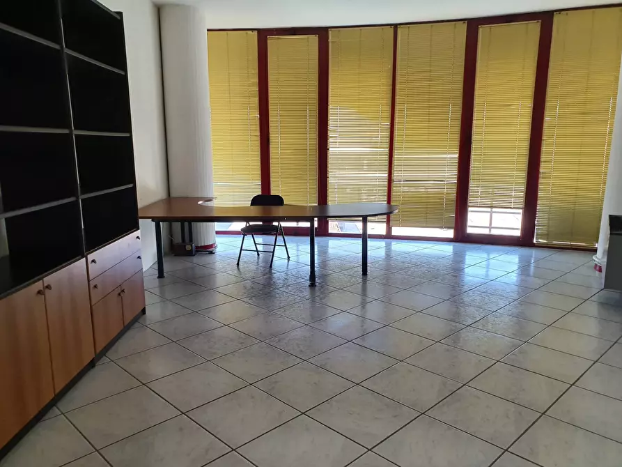 Immagine 2 di Ufficio in affitto  a Sassuolo