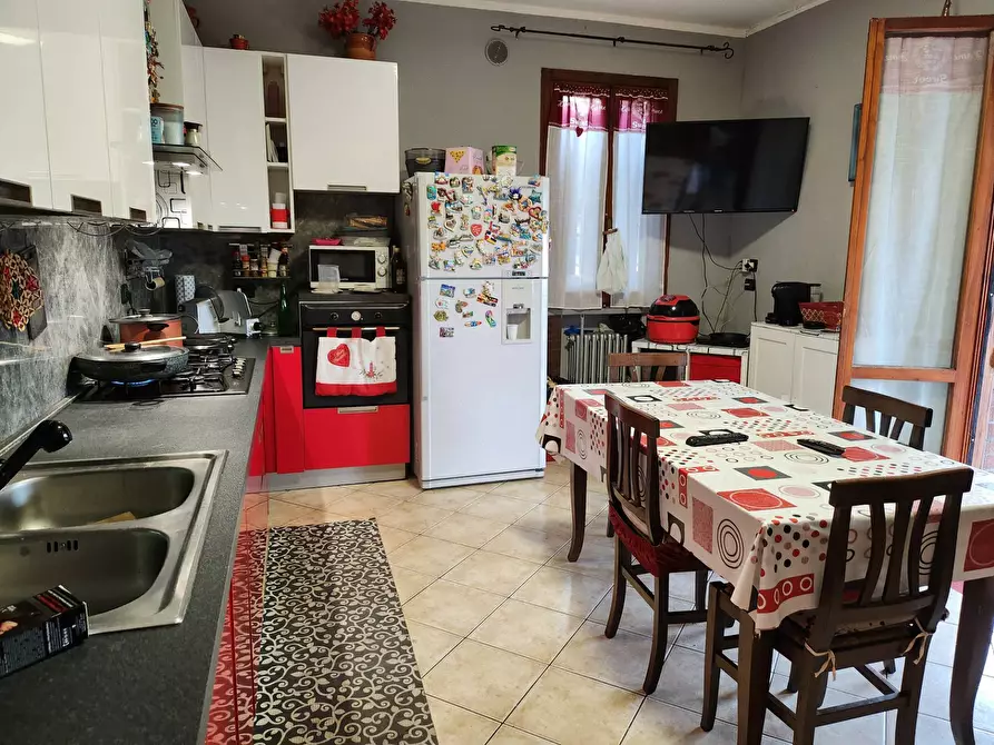 Immagine 7 di Casa indipendente in vendita  a Baiso