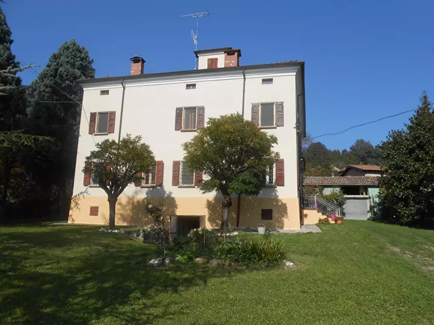 Immagine 1 di Villa in vendita  a Prignano Sulla Secchia