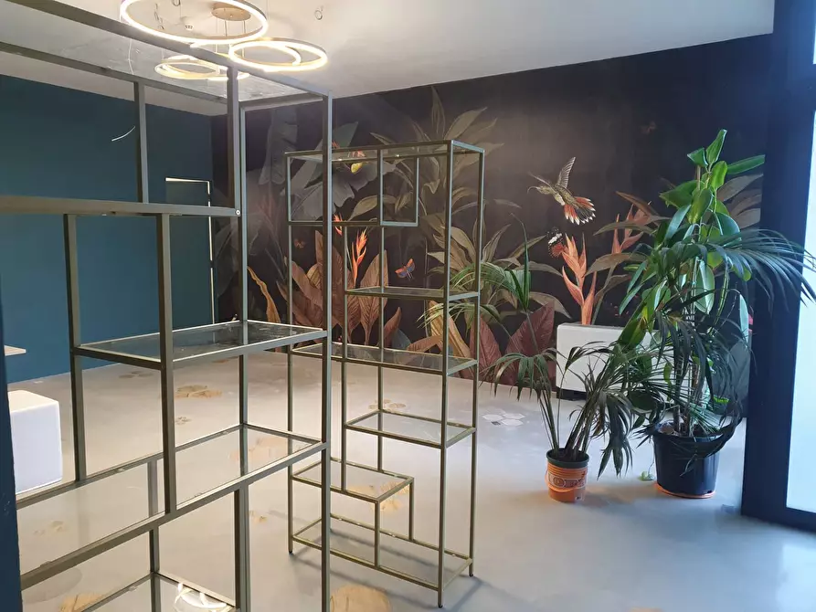 Immagine 2 di Ufficio in vendita  a Sassuolo