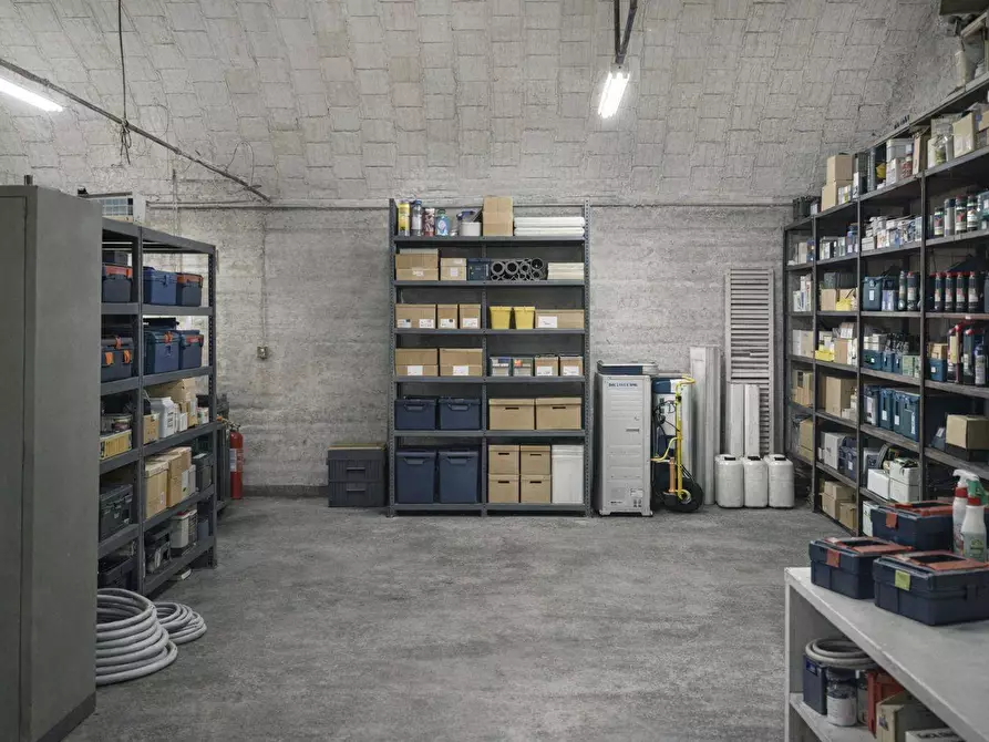 Immagine 12 di Ufficio in vendita  a Sassuolo