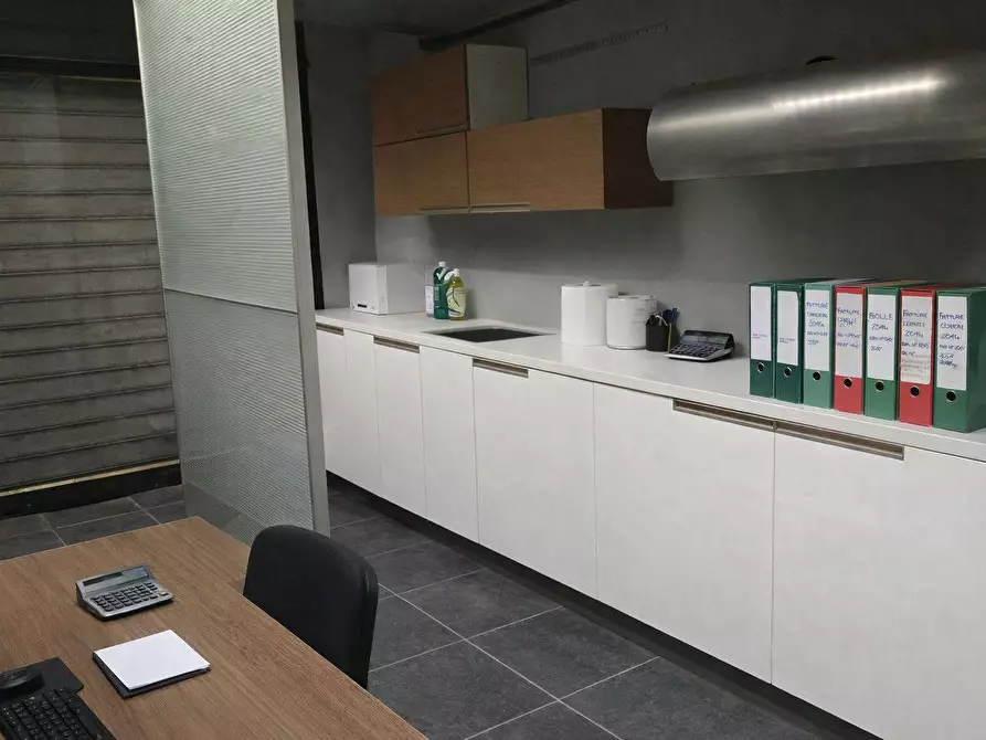 Immagine 9 di Ufficio in vendita  a Sassuolo