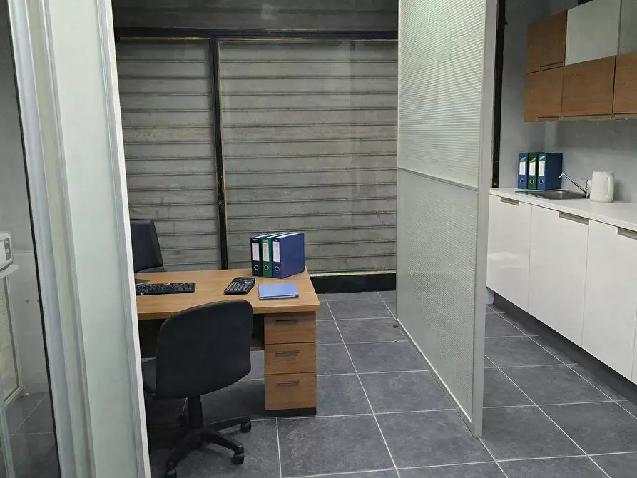 Immagine 5 di Ufficio in vendita  a Sassuolo