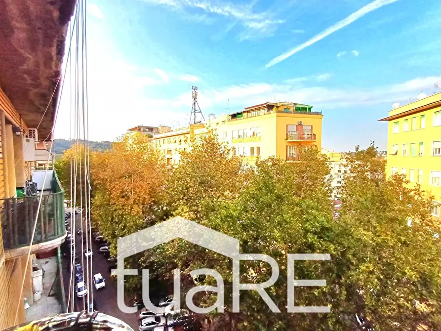 Immagine 9 di Appartamento in vendita  in Viale Del Vignola a Roma