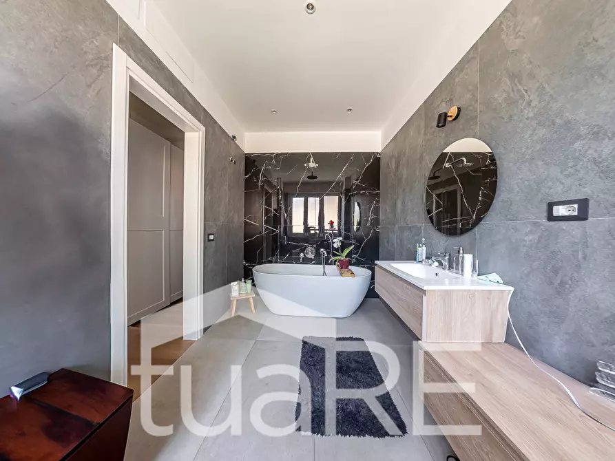 Immagine 8 di Appartamento in vendita  in Piazzale Delle Medaglie D'oro a Roma