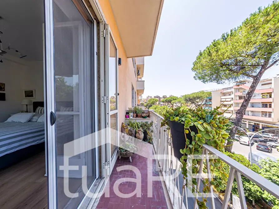 Immagine 24 di Appartamento in vendita  in Piazzale Delle Medaglie D'oro a Roma