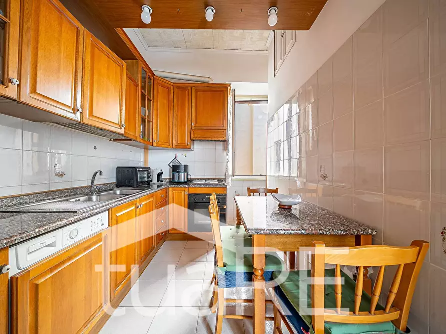 Immagine 13 di Appartamento in vendita  in Via Degli Scipioni a Roma