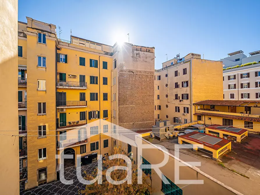 Immagine 16 di Appartamento in vendita  in Via Degli Scipioni a Roma