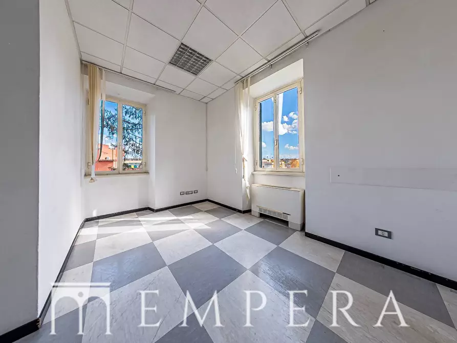 Immagine 18 di Palazzo in vendita  in Via Trionfale a Roma