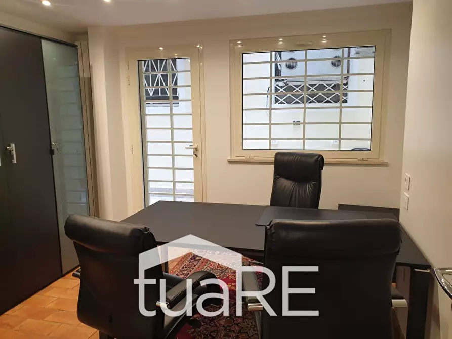 Immagine 9 di Negozio in vendita  in Via Paolo Emilio a Roma