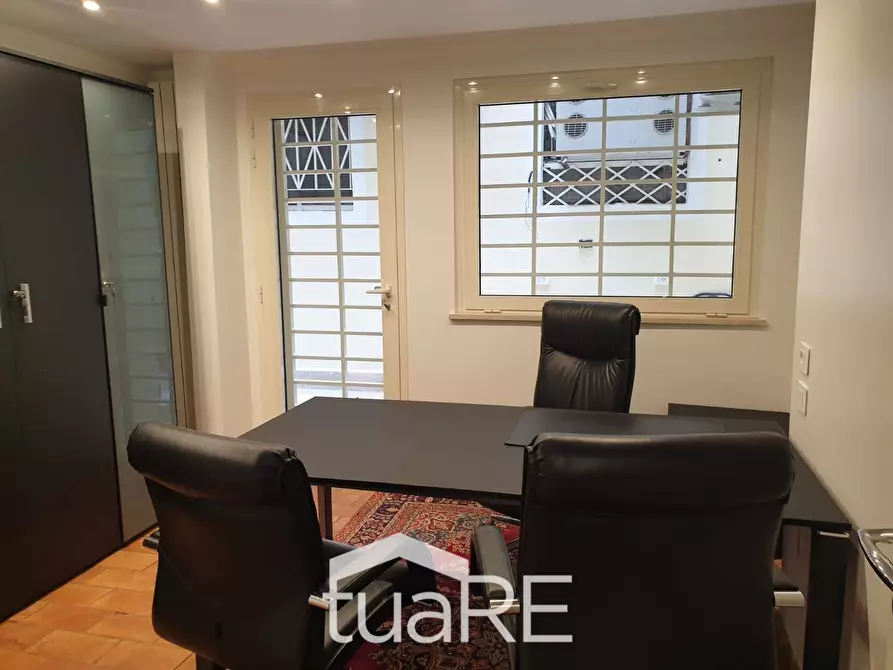 Immagine 19 di Negozio in vendita  in Via Paolo Emilio a Roma