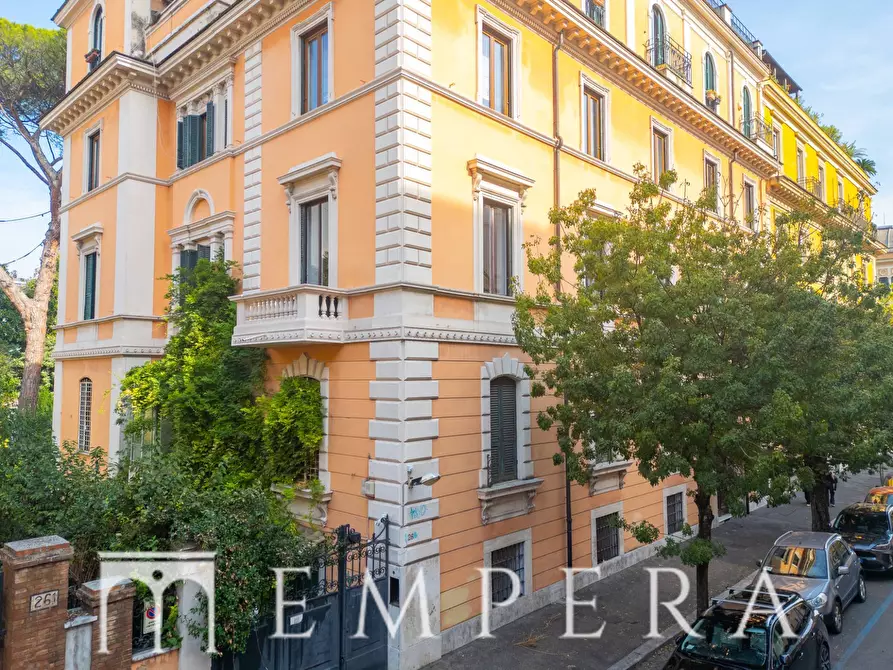 Immagine 1 di Appartamento in vendita  in Via Degli Scipioni a Roma