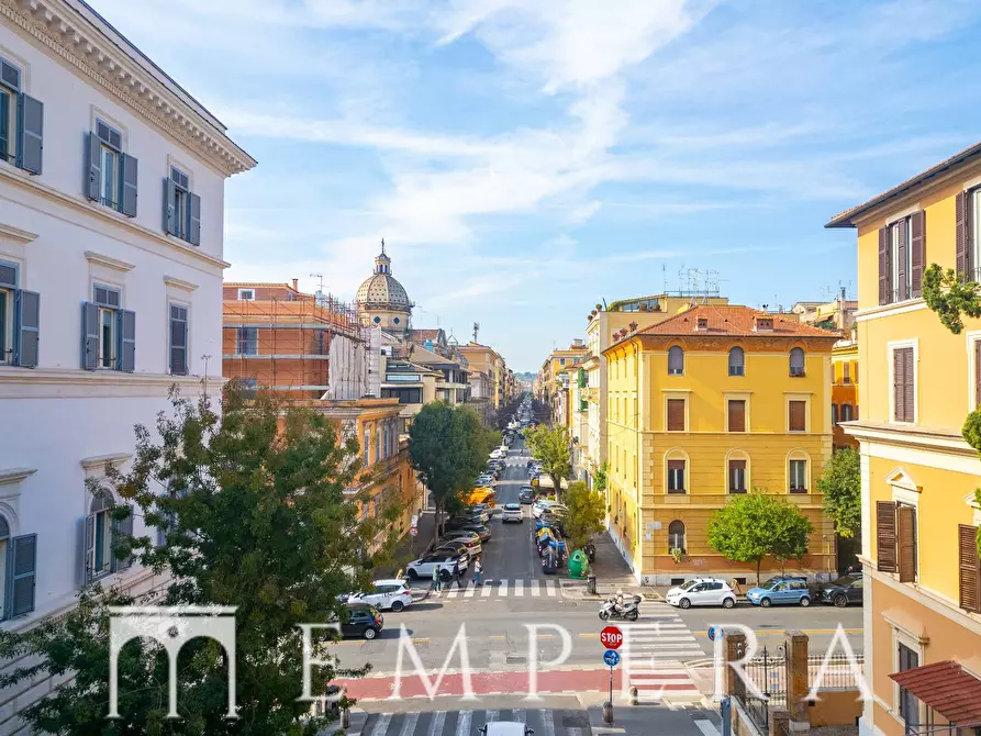 Immagine 17 di Appartamento in vendita  in Via Degli Scipioni a Roma