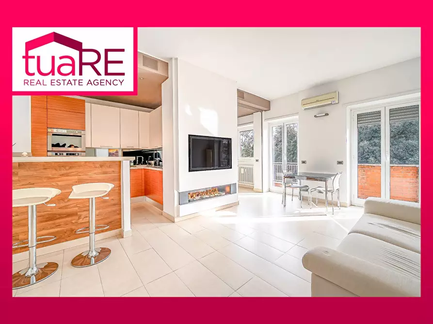 Immagine 1 di Appartamento in vendita  in Via Carlo Conti Rossini a Roma