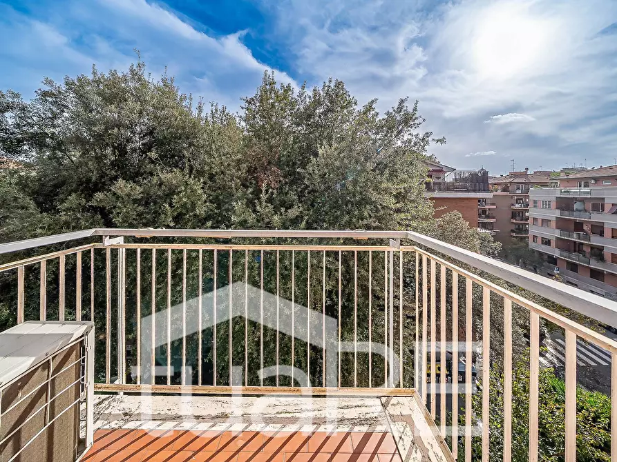 Immagine 15 di Appartamento in vendita  in Via Carlo Conti Rossini a Roma